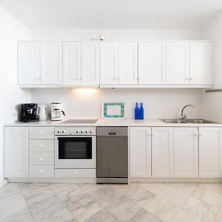 House With Seaview Ferienhaus